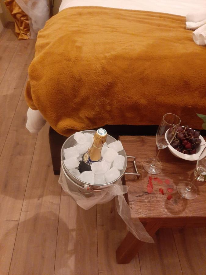 Bed And Breakfast Hans En Gridje เบรดา ภายนอก รูปภาพ