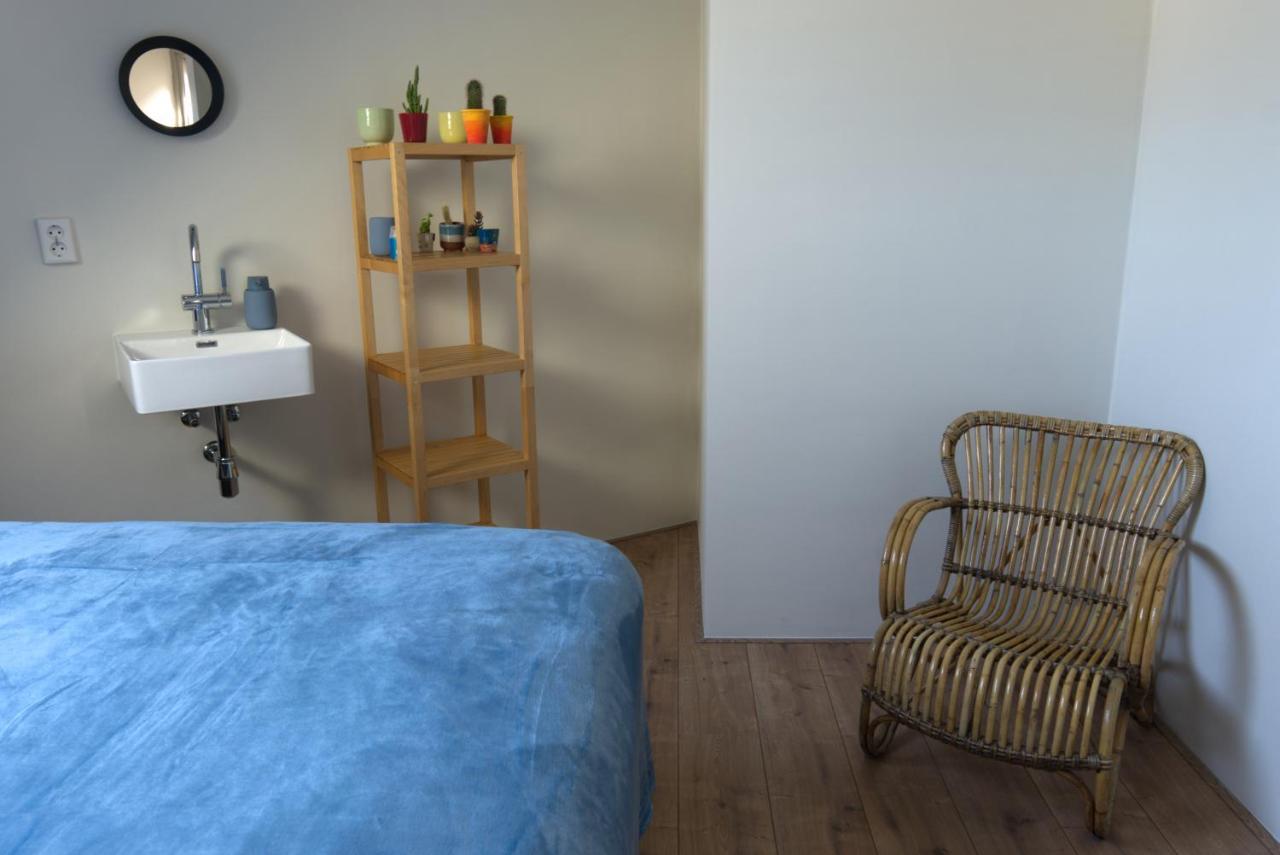 Bed And Breakfast Hans En Gridje เบรดา ภายนอก รูปภาพ